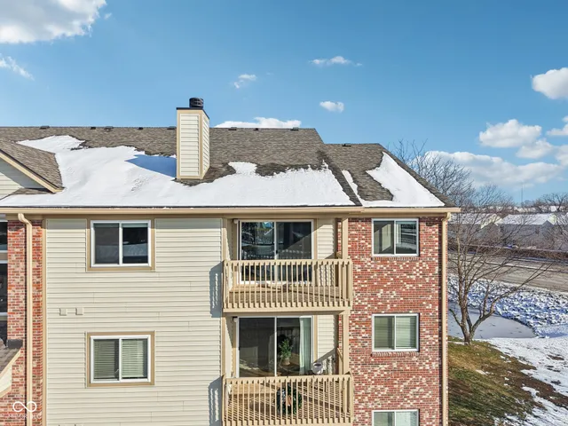 $279,900 | 12515 Timber Creek Drive, Unit 11, Carmel, IN 46032