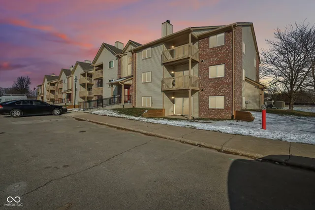 $279,900 | 12515 Timber Creek Drive, Unit 11, Carmel, IN 46032