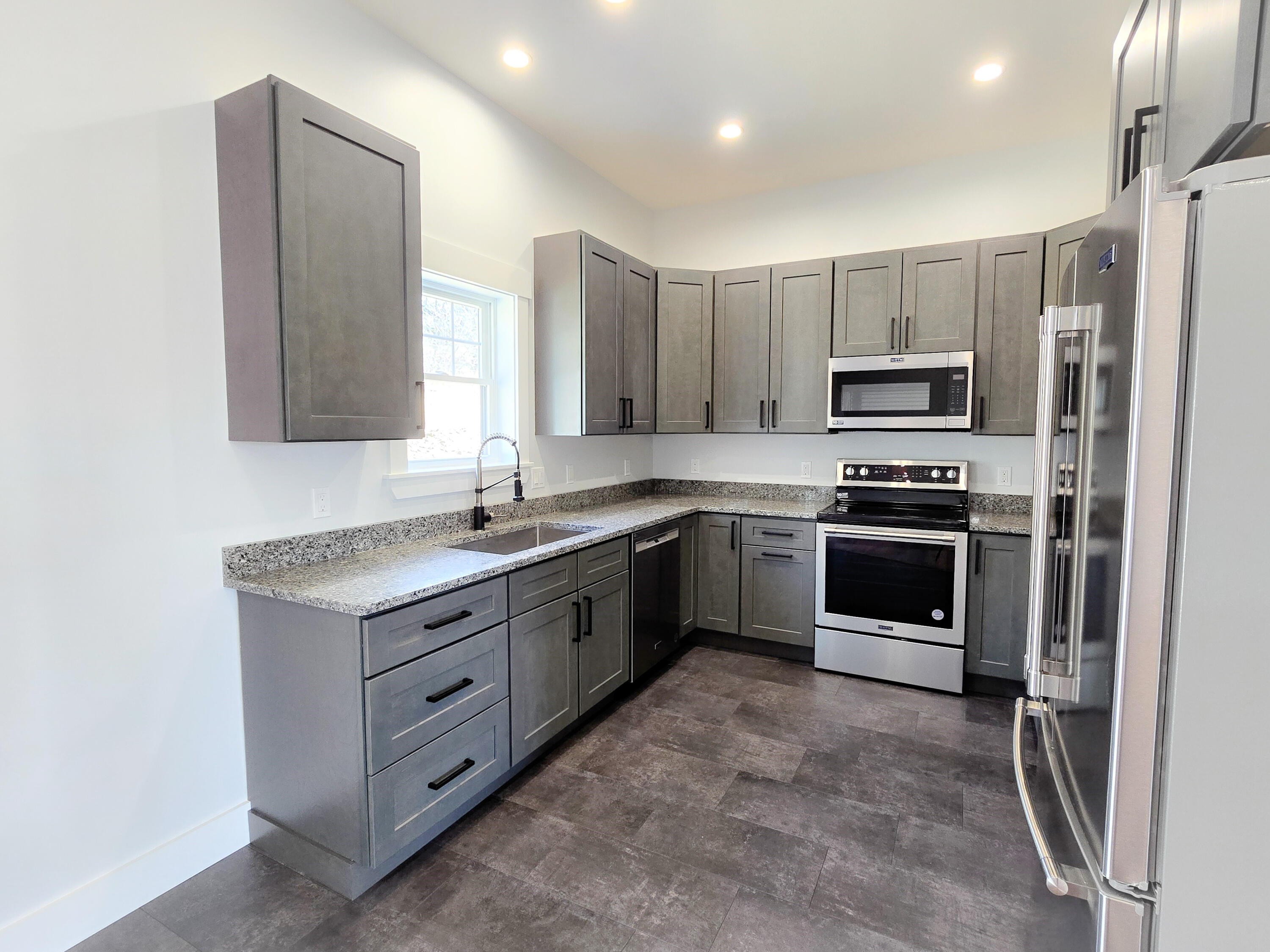 727 Stream Road Winterport, ME 04496 - Photo 14 of 44 Kitchen