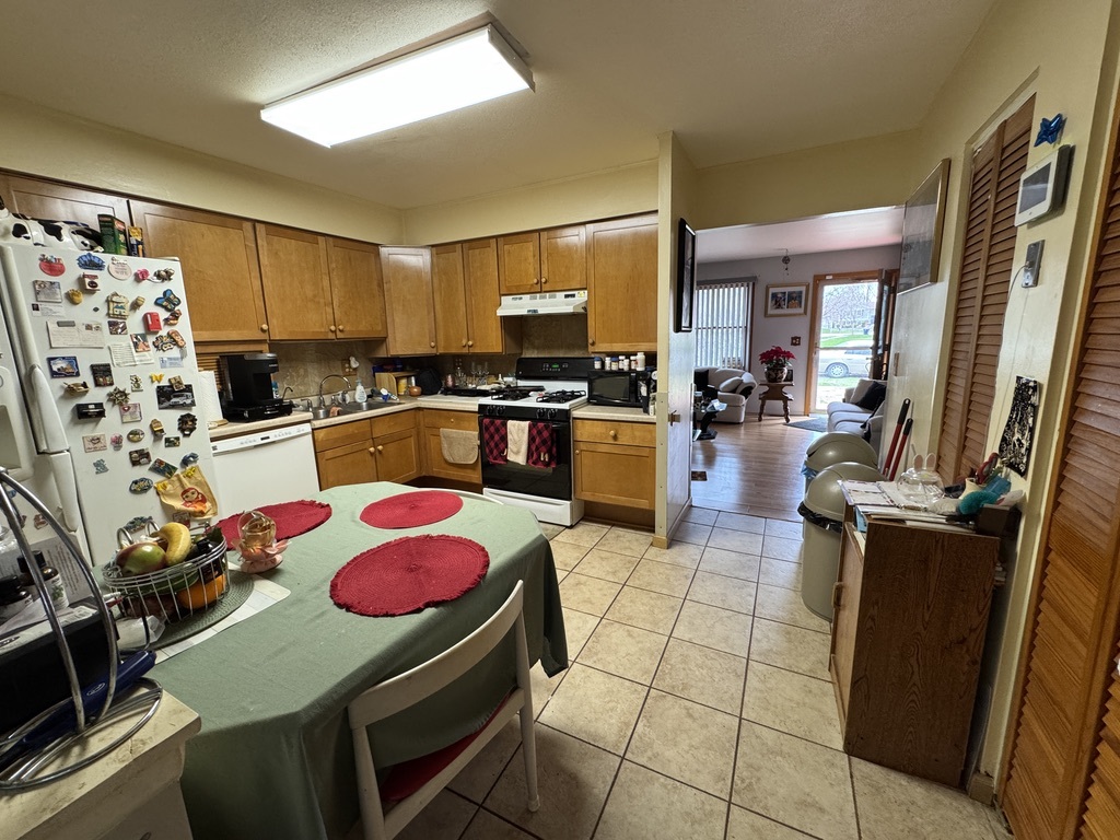 5712 Crestwood Road Matteson, IL 60443 - Photo 4 of 20