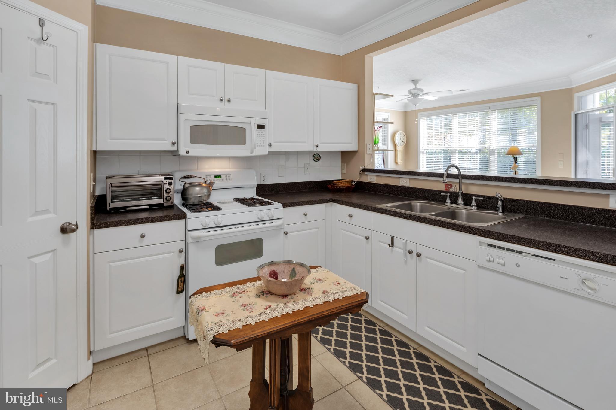 501 Sunset View Terrace Southeast, Unit 101 Leesburg, VA 20175 - Photo 18 of 31