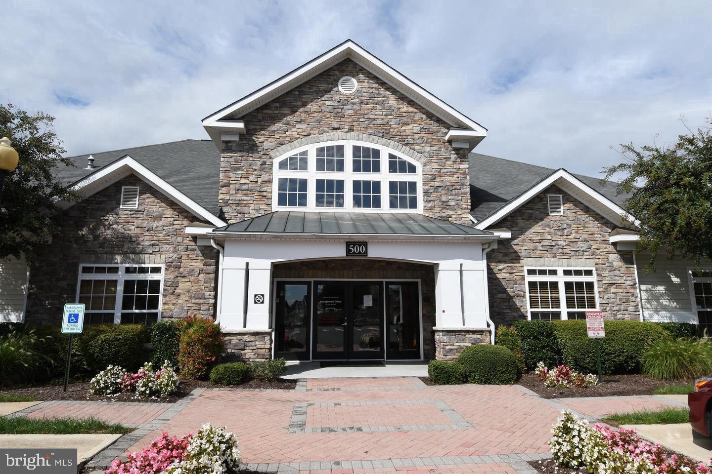 501 Sunset View Terrace Southeast, Unit 101 Leesburg, VA 20175 - Photo 24 of 31 Community clubhouse offering great amenities