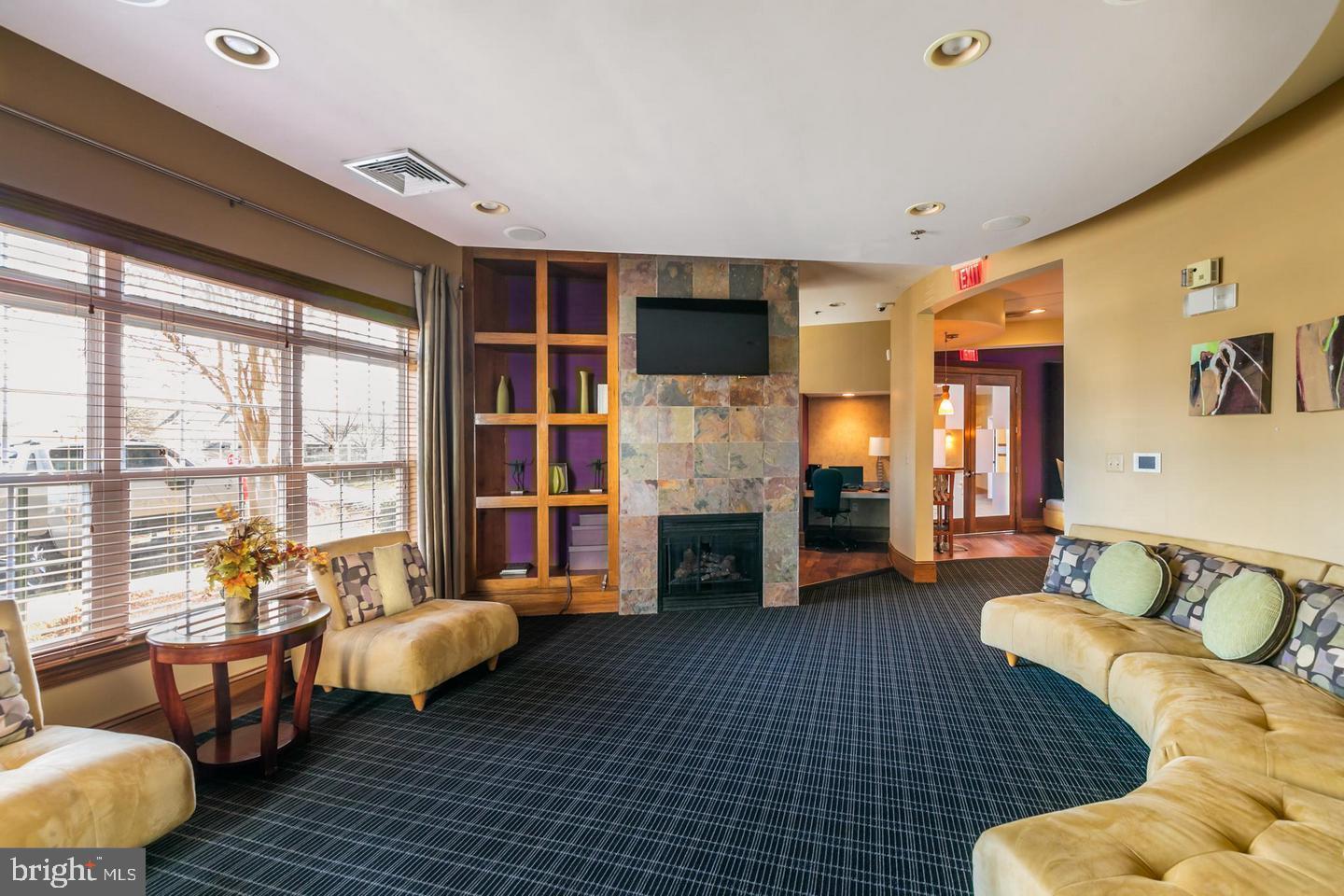 501 Sunset View Terrace Southeast, Unit 101 Leesburg, VA 20175 - Photo 27 of 31 Clubhouse interior