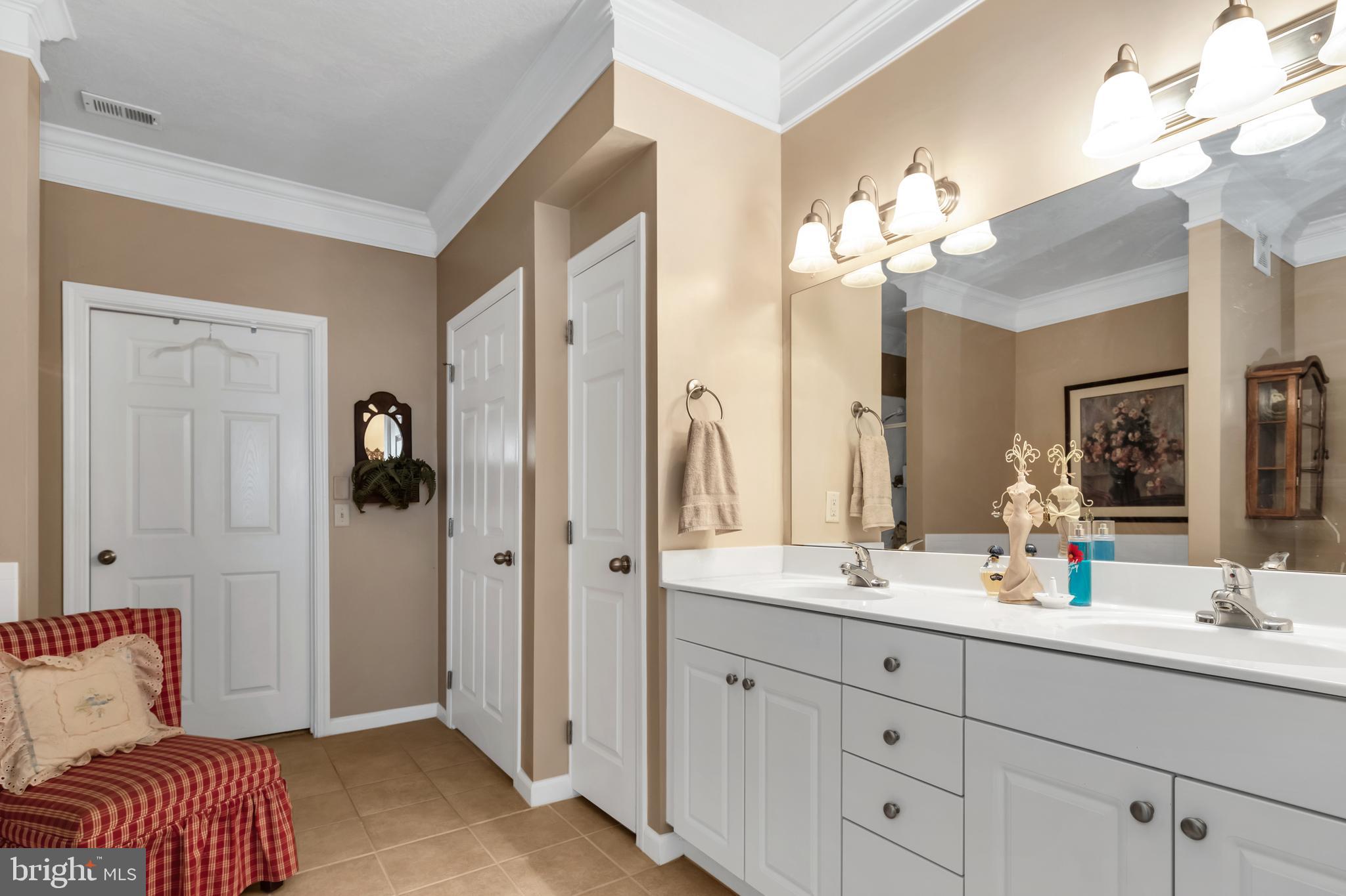 501 Sunset View Terrace Southeast, Unit 101 Leesburg, VA 20175 - Photo 10 of 31