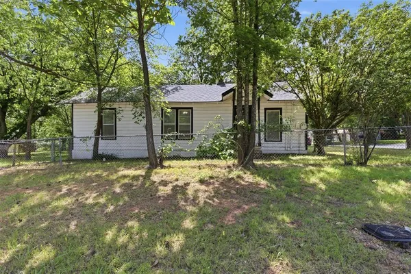 $1,250 | 630 East Acheson Street, Denison, TX 75021