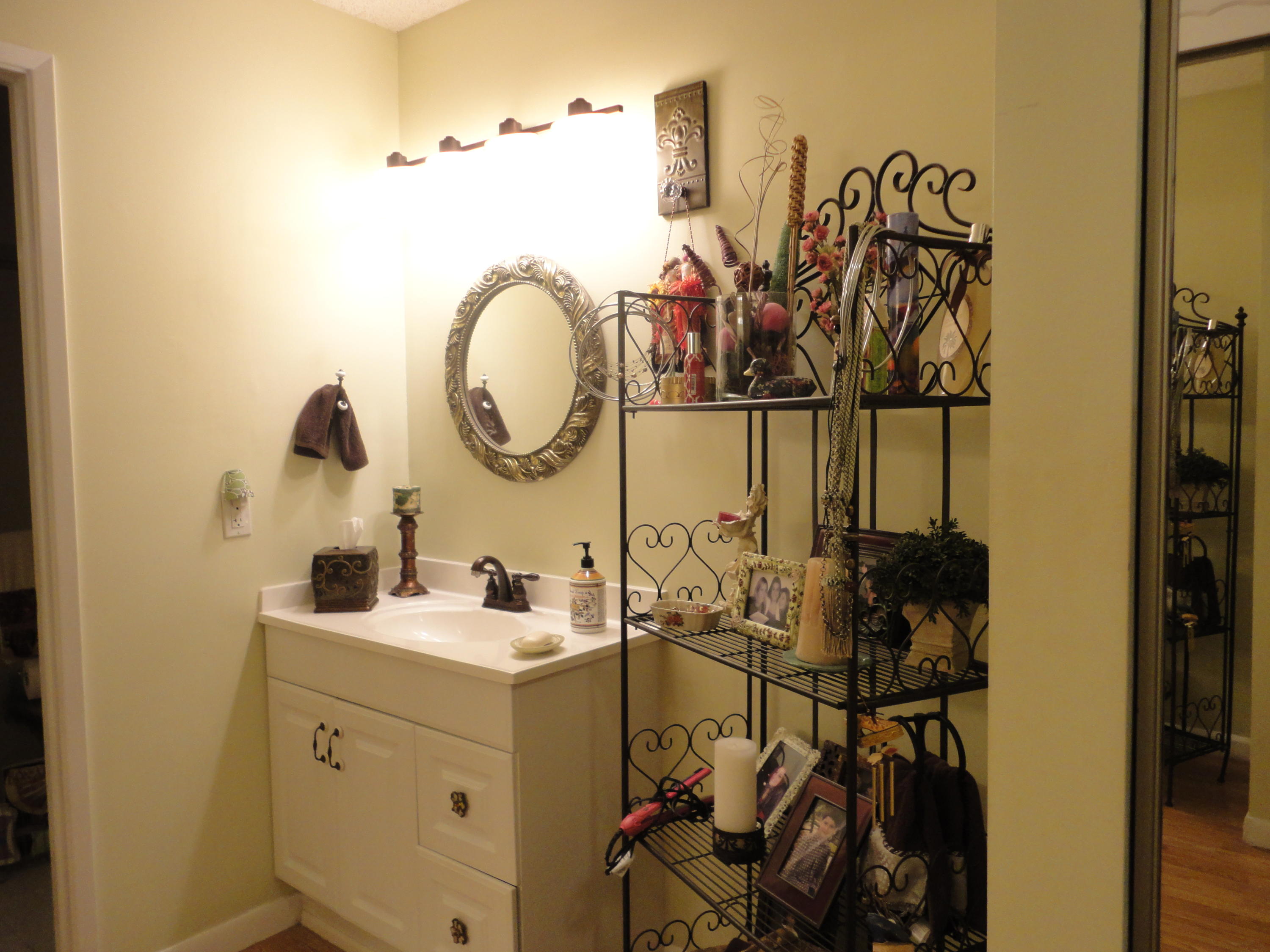 8133 Springtree Road, Unit C Boca Raton, FL 33496 - Photo 19 of 35 Master Bathroom