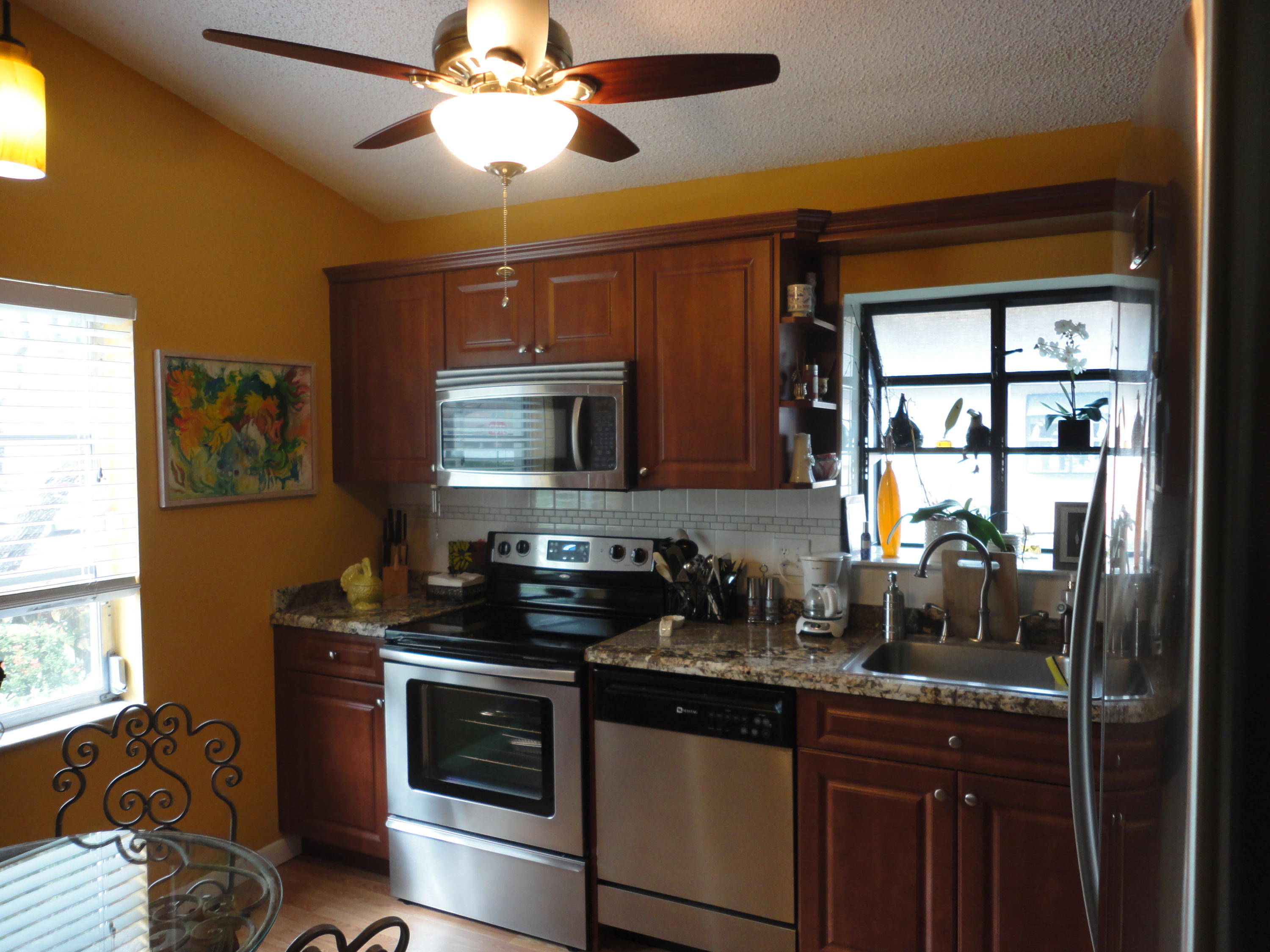 8133 Springtree Road, Unit C Boca Raton, FL 33496 - Photo 3 of 35 Kitchen