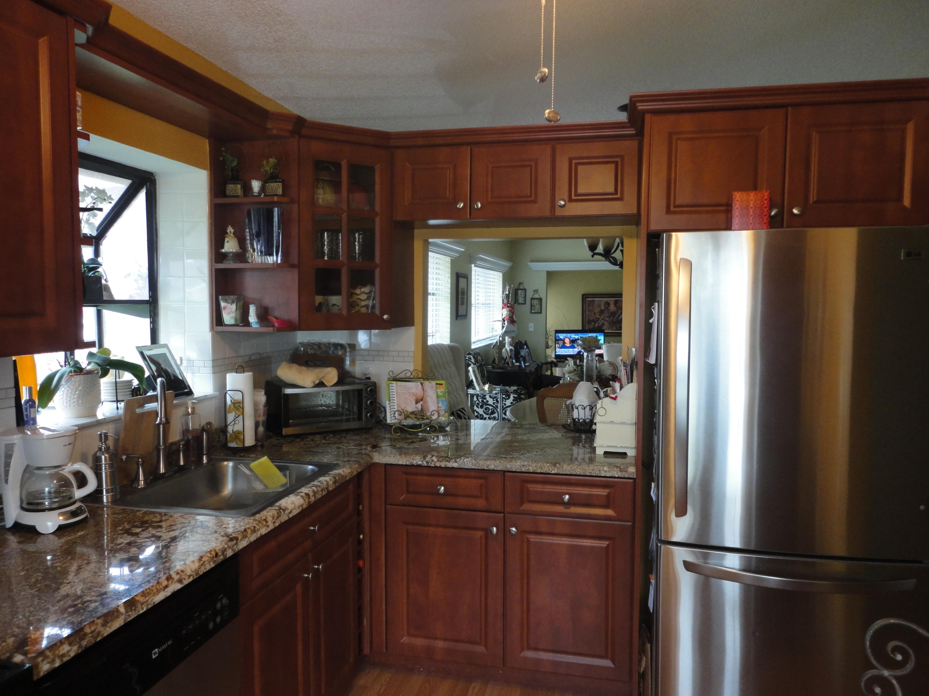 8133 Springtree Road, Unit C Boca Raton, FL 33496 - Photo 5 of 35 Kitchen