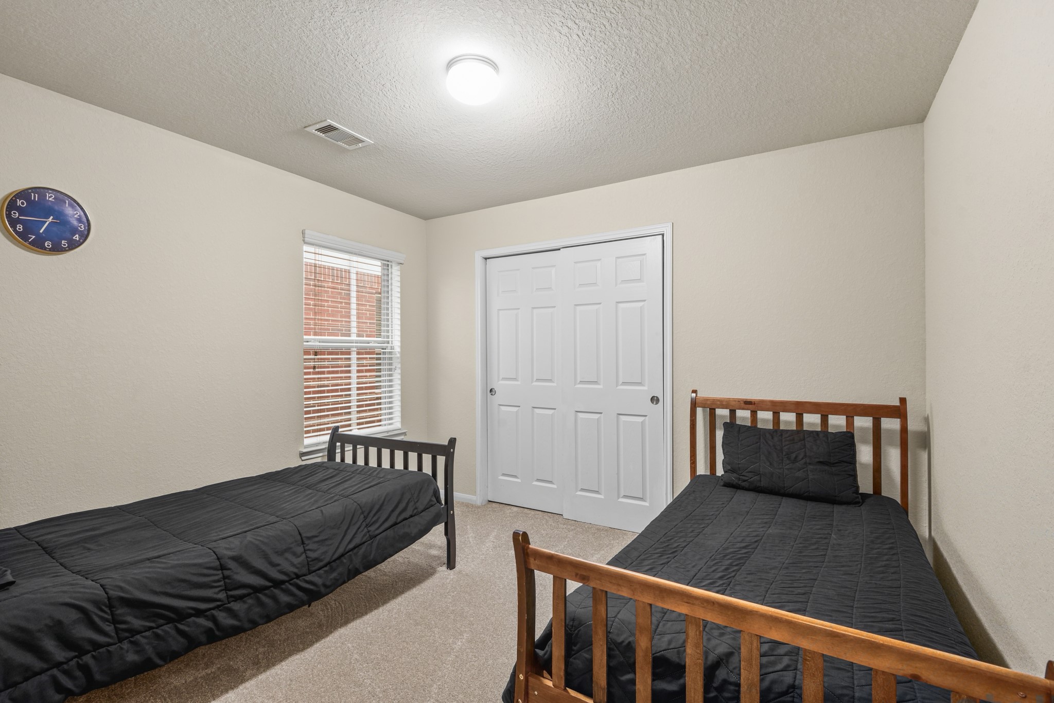 5211 Cayenne Lane Baytown, TX 77521 - Photo 16 of 19 Other secondary bedroom with plenty of room for furniture.
