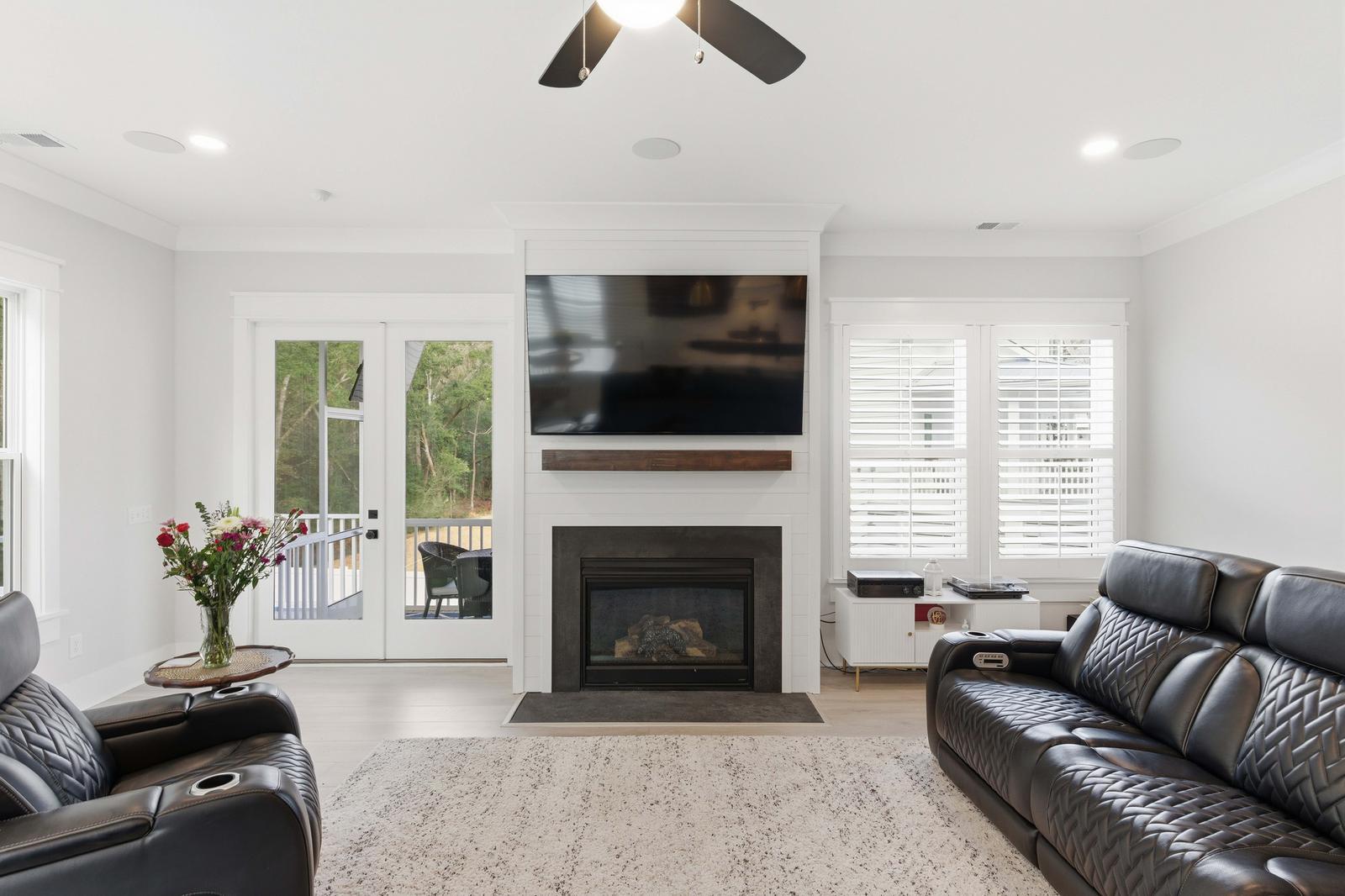 1081 Capersview Court Awendaw, SC 29429 - Photo 13 of 41 11