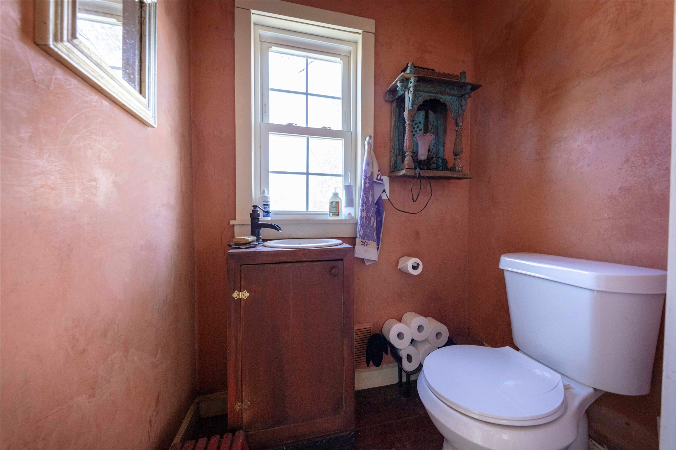38241 Wiggins Road Hempstead, TX 77445 - Photo 26 of 48 a bathroom with a toilet
