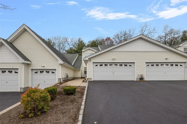 $425,000 | 12 Silver Pines Boulevard, Unit 12, North Smithfield, RI 02876