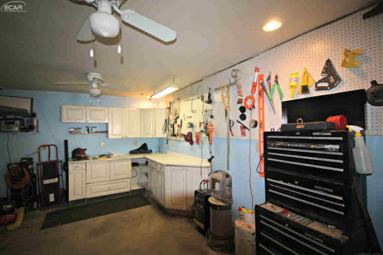 4217 North Linden Road Flint, MI 48504 - Photo 20 of 23 21378627-19.JPG