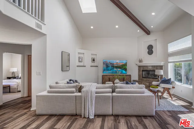 $1,995,000 | 7701 Hindry Avenue, Los Angeles, CA 90045