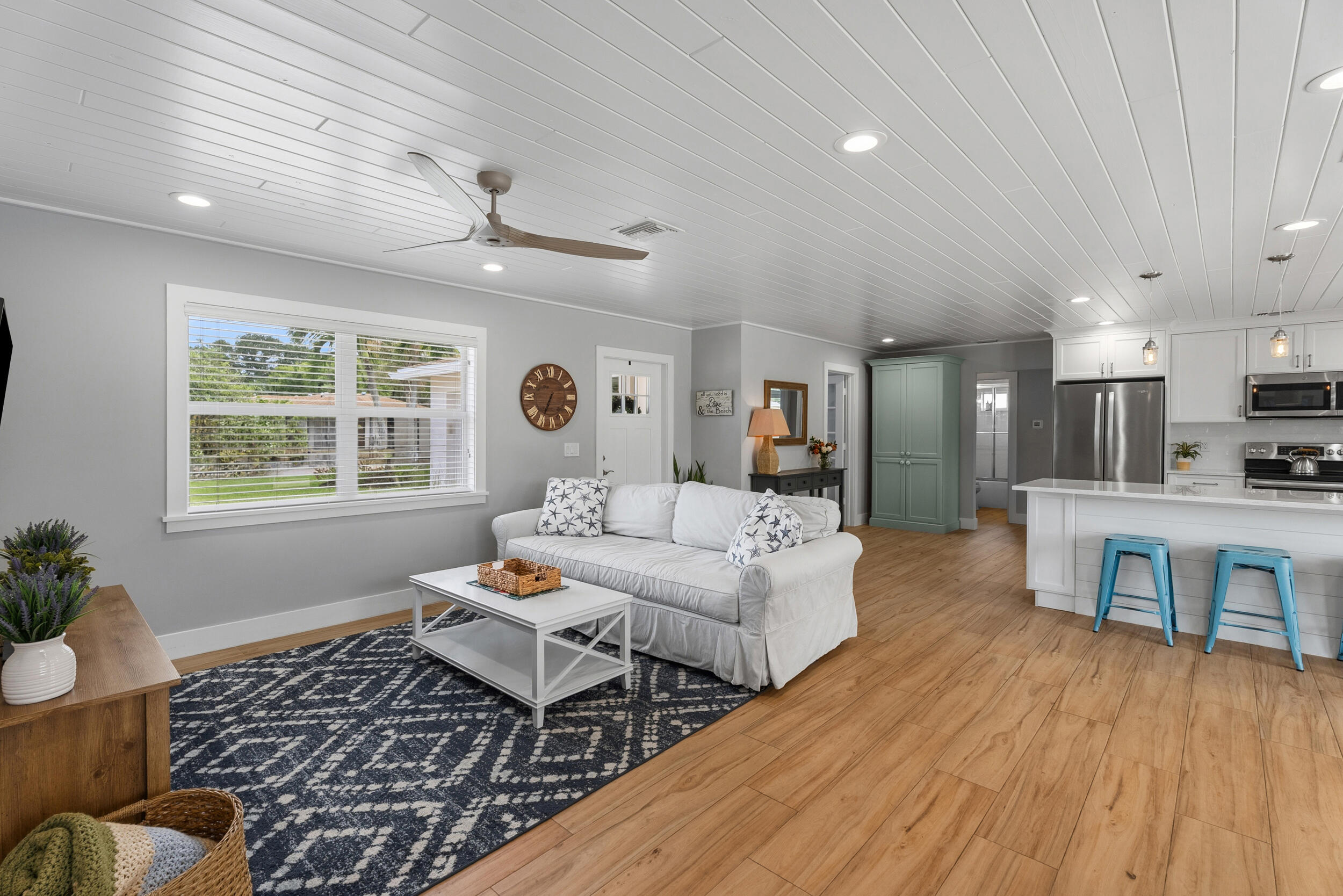 303 Norfolk Road Jupiter, FL 33469 - Photo 7 of 36 076_9p7y