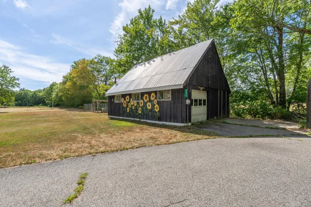 $489,000 | 395 Greenhill Road, Barrington, NH 03825