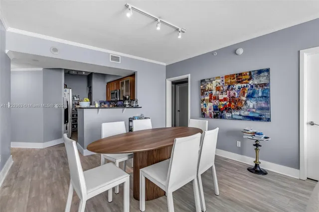 $905,000 | 325 South Biscayne Boulevard, Unit 3726, Miami, FL 33131