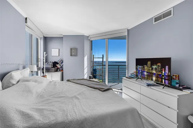 $905,000 | 325 South Biscayne Boulevard, Unit 3726, Miami, FL 33131