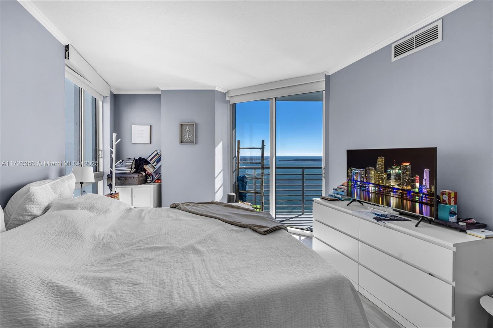 325 South Biscayne Boulevard, Unit 3726 Miami, FL 33131 - Photo 19 of 30