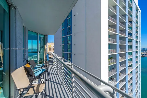 $905,000 | 325 South Biscayne Boulevard, Unit 3726, Miami, FL 33131