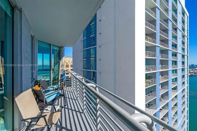 $905,000 | 325 South Biscayne Boulevard, Unit 3726, Miami, FL 33131