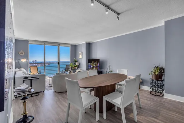 $905,000 | 325 South Biscayne Boulevard, Unit 3726, Miami, FL 33131