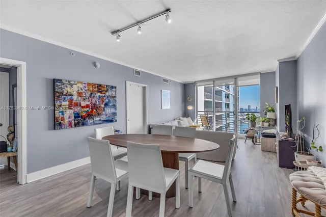 $905,000 | 325 South Biscayne Boulevard, Unit 3726, Miami, FL 33131