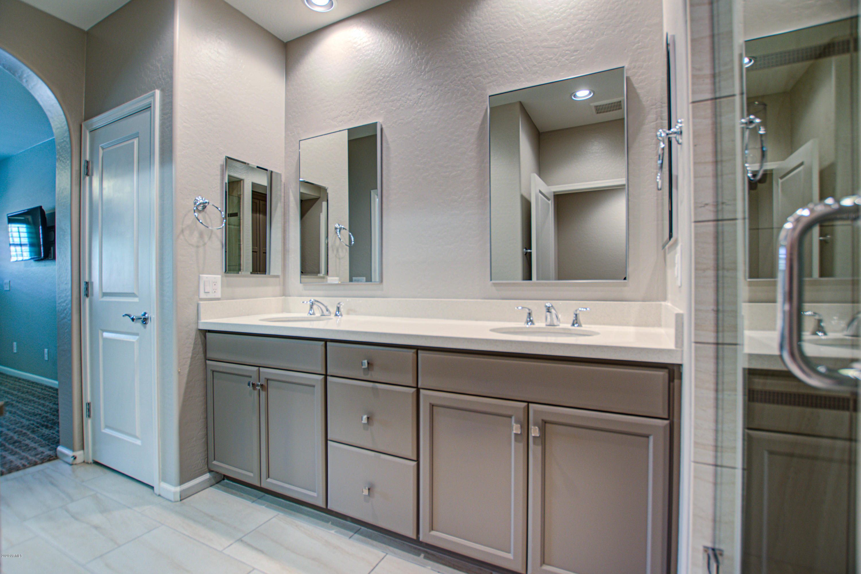 3935 East Rough Rider Road, Unit 1372 Phoenix, AZ 85050 - Photo 29 of 73 Master Bath 2