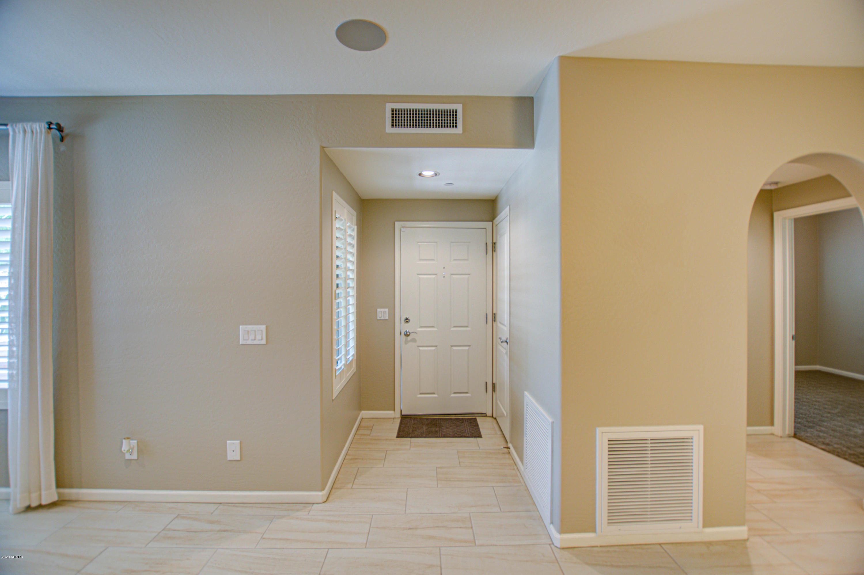 3935 East Rough Rider Road, Unit 1372 Phoenix, AZ 85050 - Photo 7 of 73 Entry