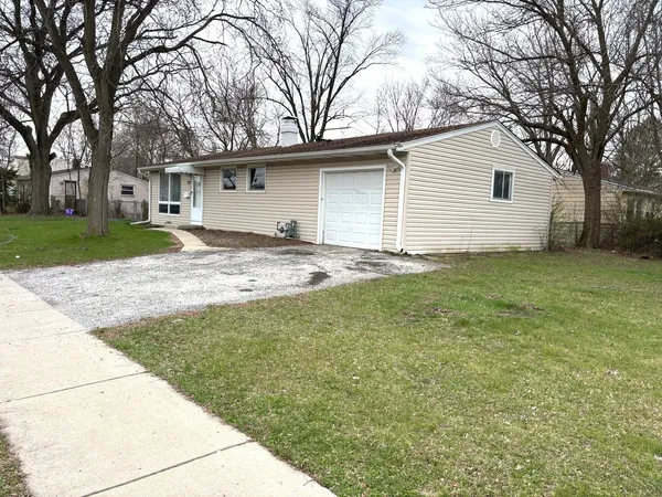 $279,000 | 133 Golfview Lane, Carpentersville, IL 60110