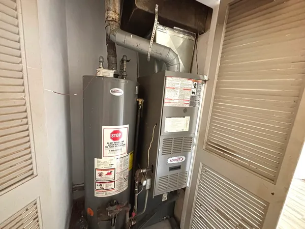 $279,000 | 133 Golfview Lane, Carpentersville, IL 60110