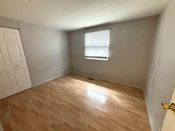 $279,000 | 133 Golfview Lane, Carpentersville, IL 60110