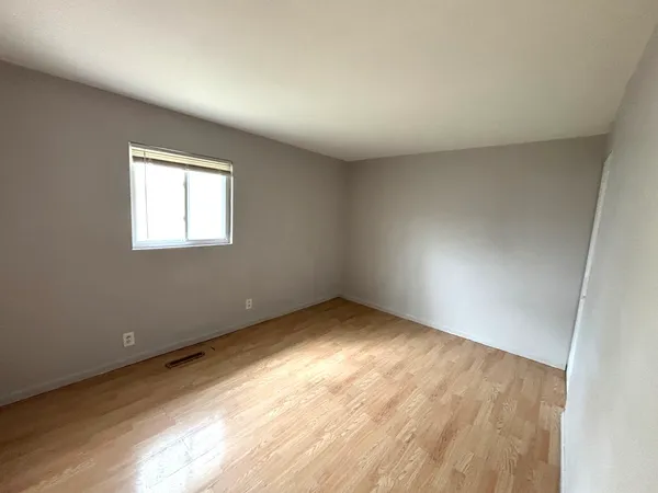 $279,000 | 133 Golfview Lane, Carpentersville, IL 60110