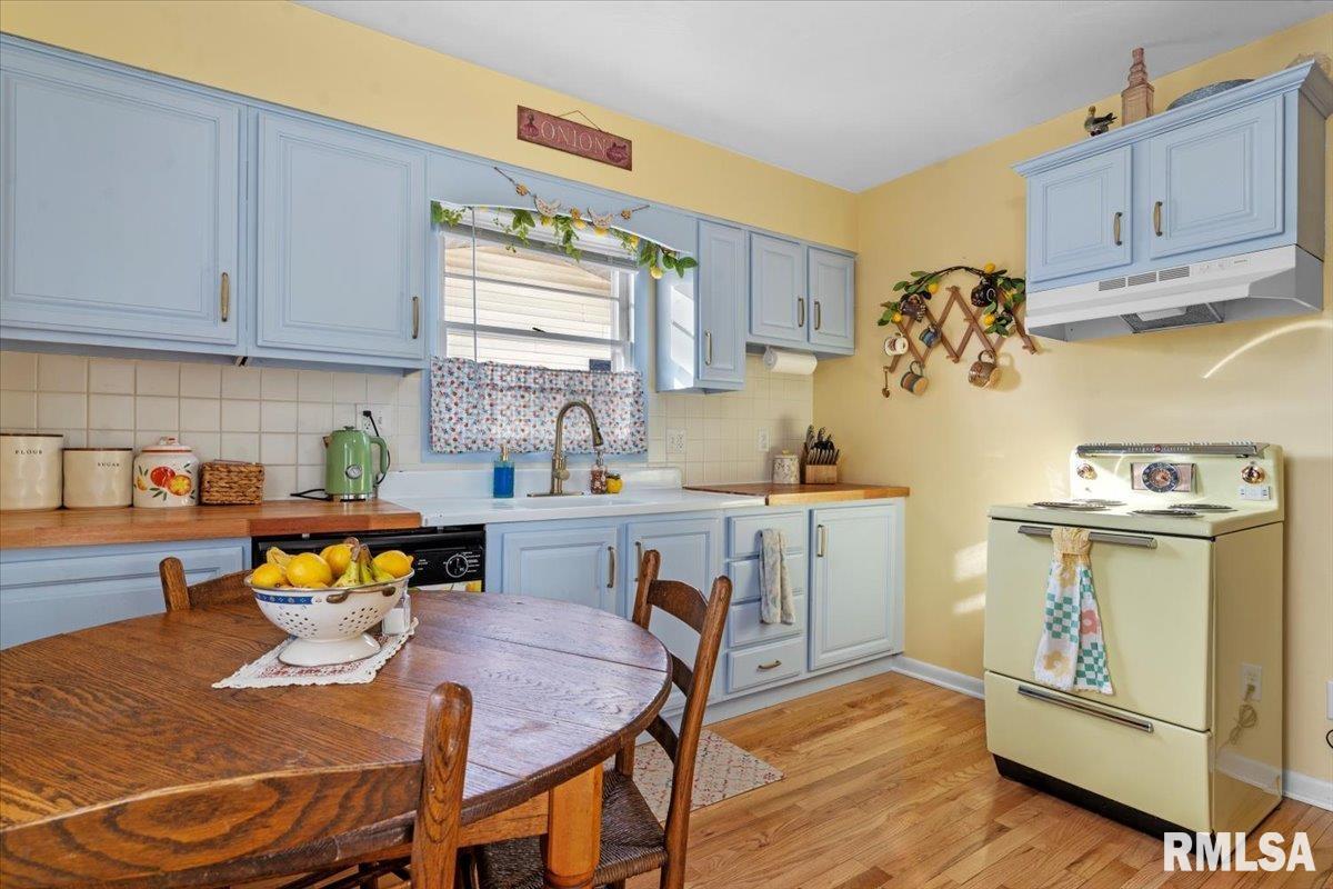 2272 East Black Avenue Springfield, IL 62702 - Photo 5 of 15