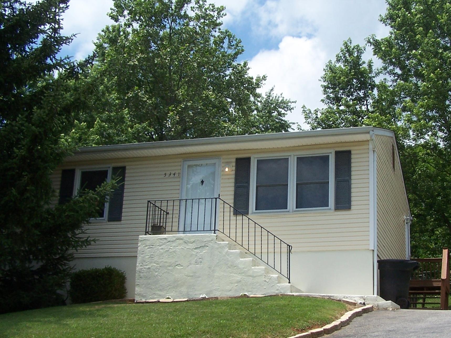 5341 Starkey Road Roanoke, VA 24018 - Photo 1 of 39 Front of Home
