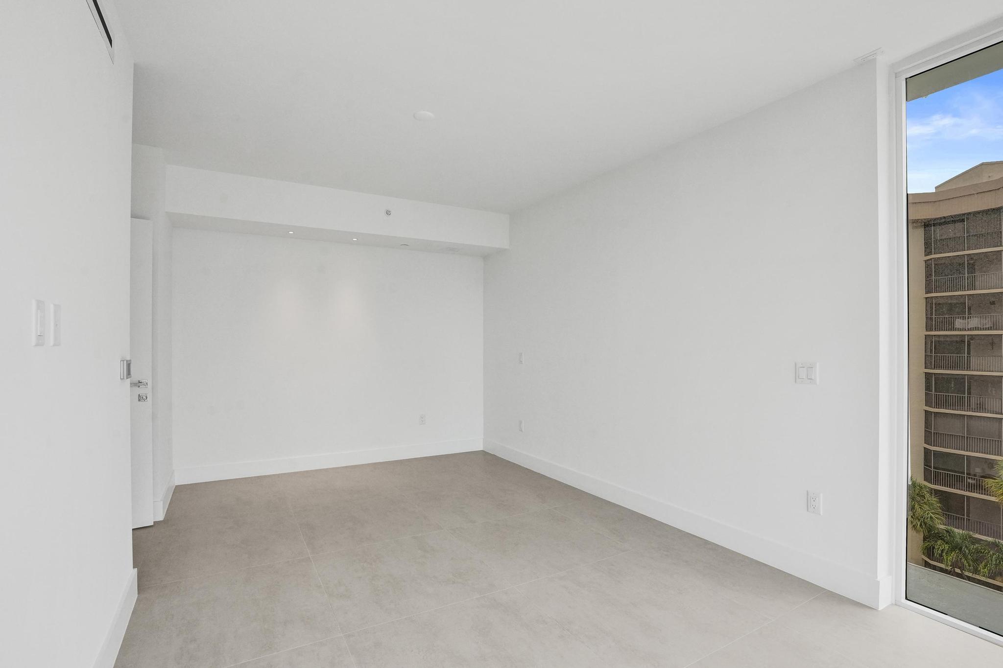 407 North Riverside Drive, Unit 605 Pompano Beach, FL 33062 - Photo 23 of 93 DSC07425