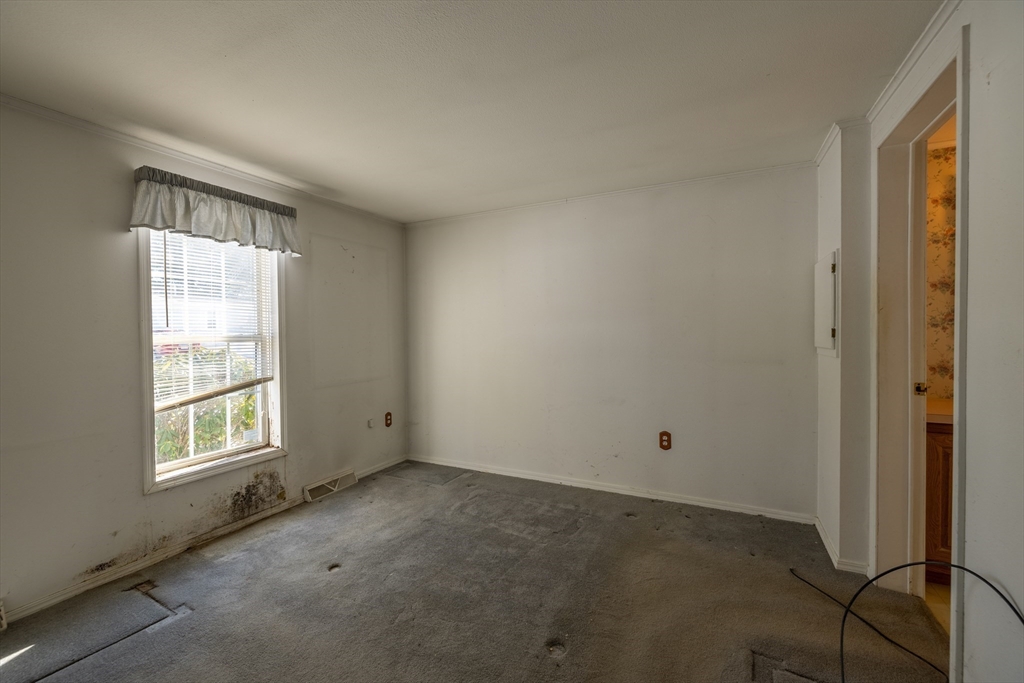 21 Fox Run Brookfield, MA 01506 - Photo 12 of 26