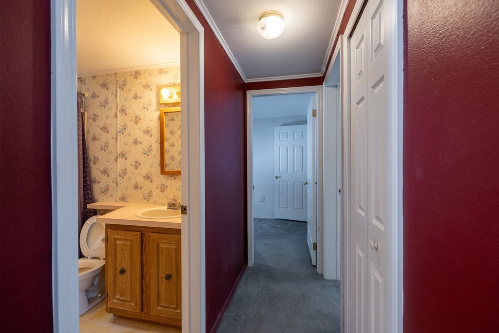 21 Fox Run Brookfield, MA 01506 - Photo 15 of 26