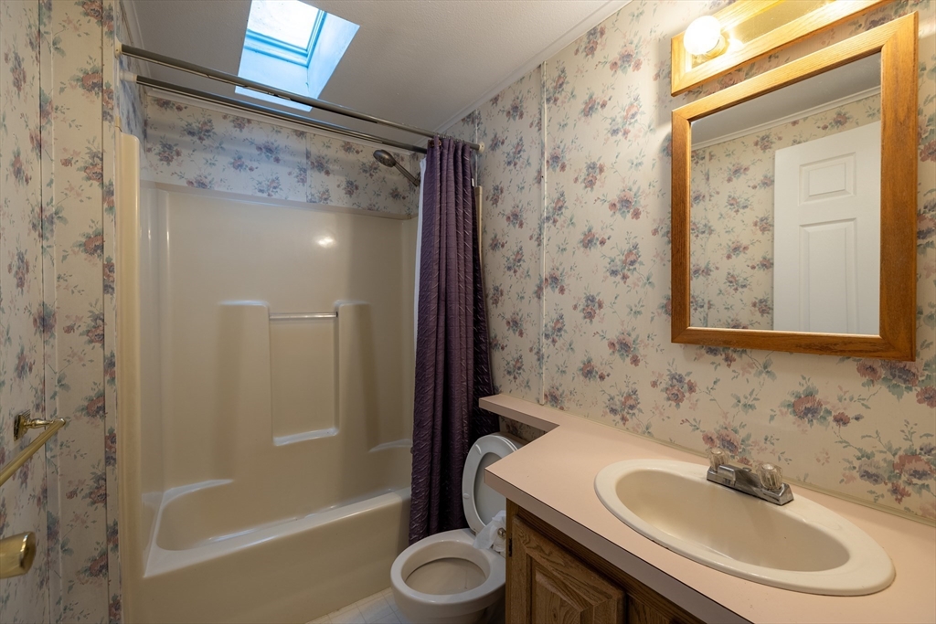 21 Fox Run Brookfield, MA 01506 - Photo 16 of 26