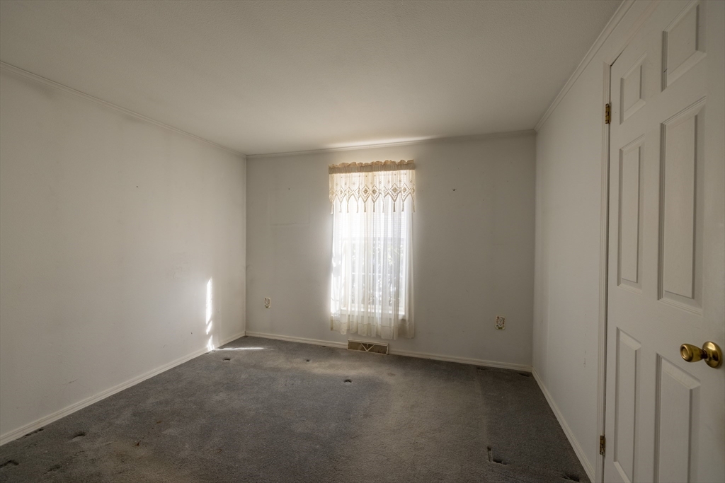 21 Fox Run Brookfield, MA 01506 - Photo 17 of 26