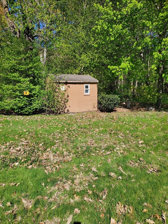 21 Fox Run Brookfield, MA 01506 - Photo 4 of 26