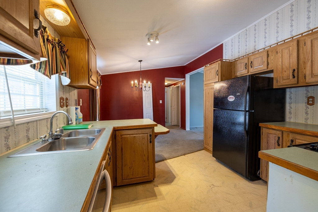 21 Fox Run Brookfield, MA 01506 - Photo 5 of 26