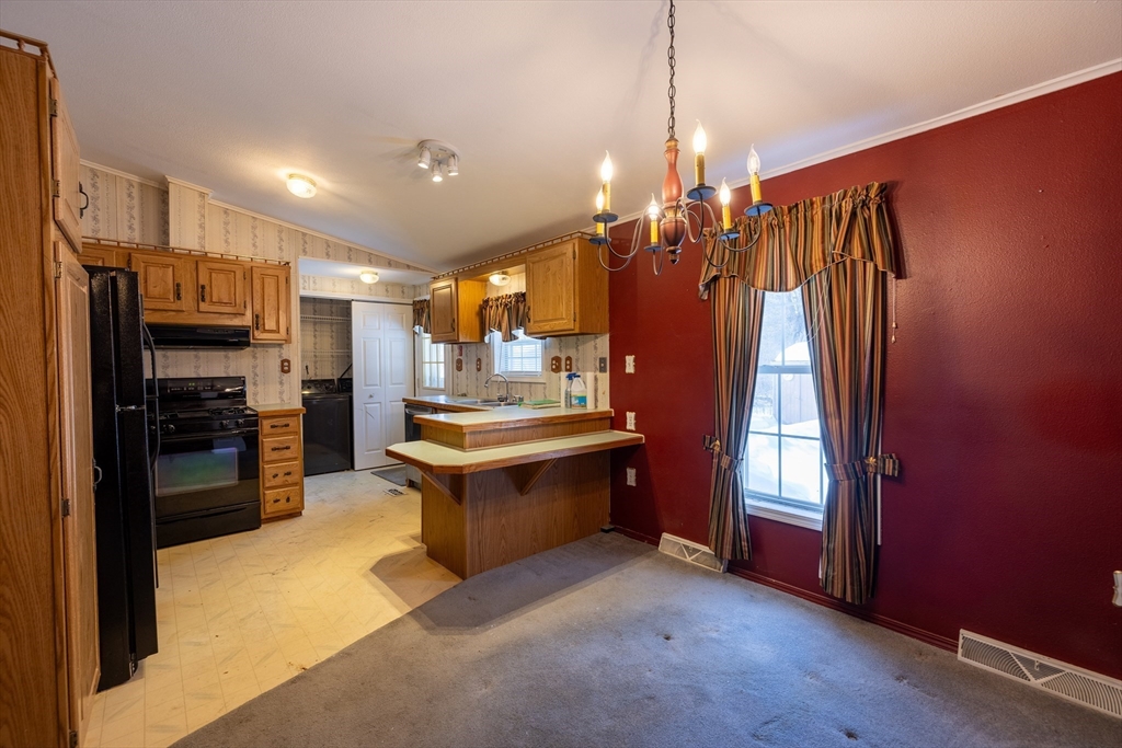 21 Fox Run Brookfield, MA 01506 - Photo 7 of 26