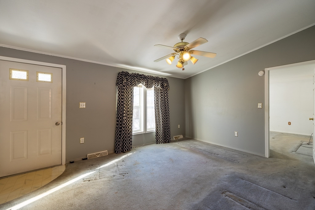 21 Fox Run Brookfield, MA 01506 - Photo 9 of 26