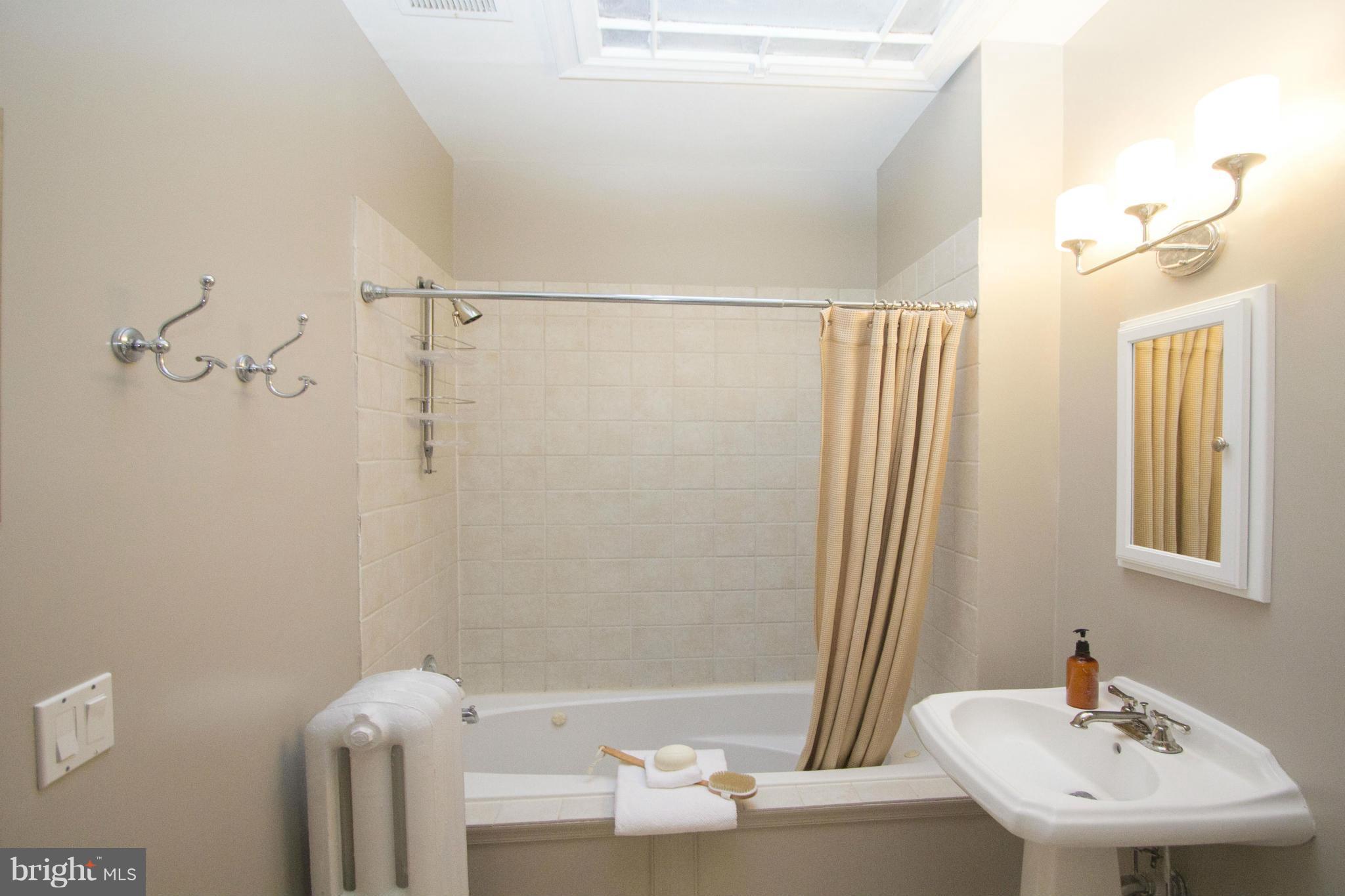 1420 Decatur Street Northwest Washington, DC 20011 - Photo 21 of 28 Bath