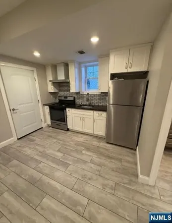 $1,800 | 108 4th Avenue, Unit 1, Paterson, NJ 07524