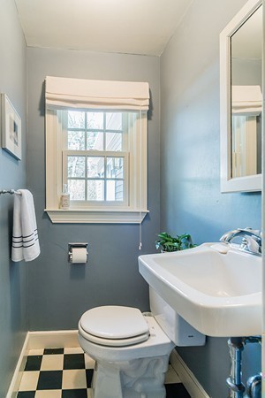 102 Concord Road Wayland, MA 01778 - Photo 14 of 26 Gallery Image 14