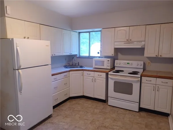 $1,100 | 5890 Cooper Road, Indianapolis, IN 46228