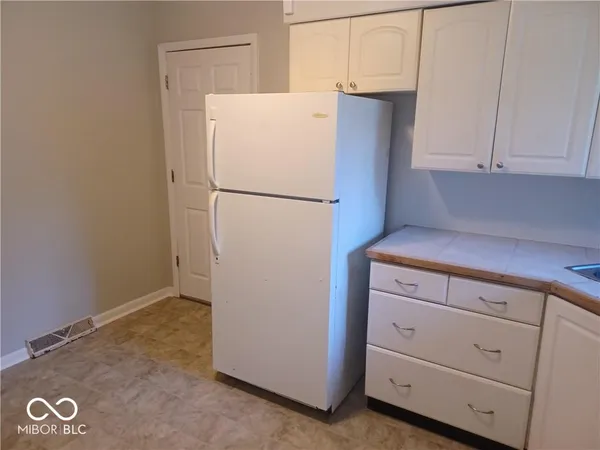 $1,100 | 5890 Cooper Road, Indianapolis, IN 46228