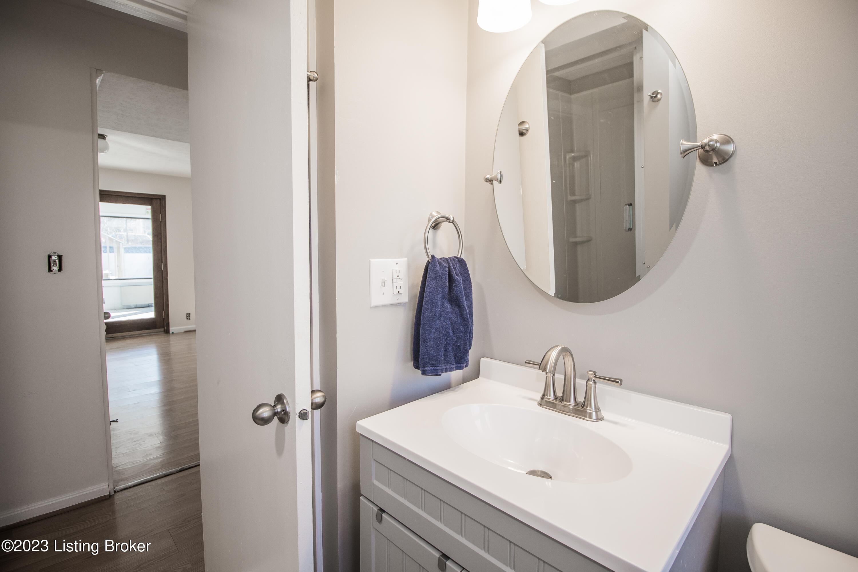 7408 Switch Bark Road Louisville, KY 40228 - Photo 24 of 38 lower level full bath
